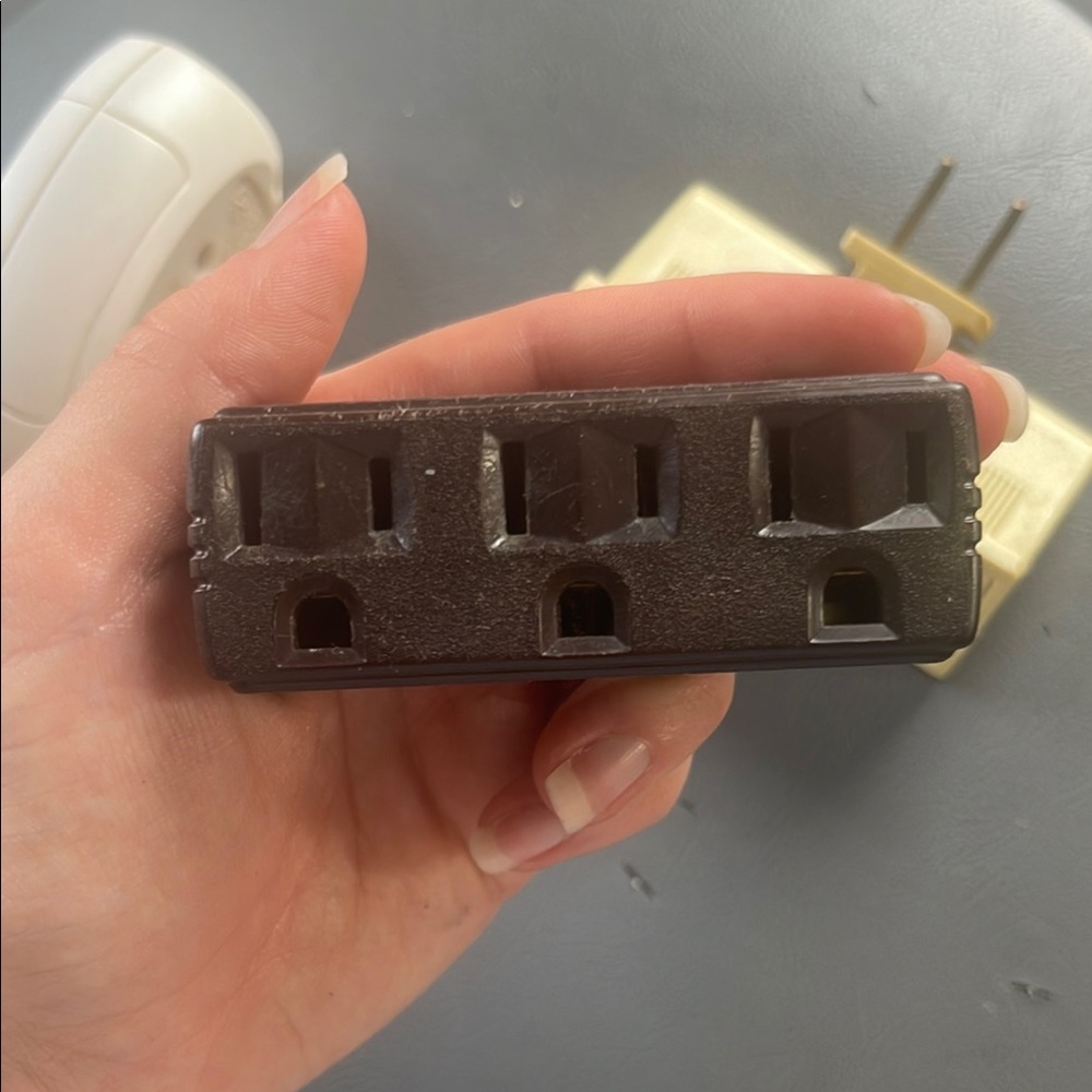 Black Multi-Outlet Adapter - Picture 5 of 9